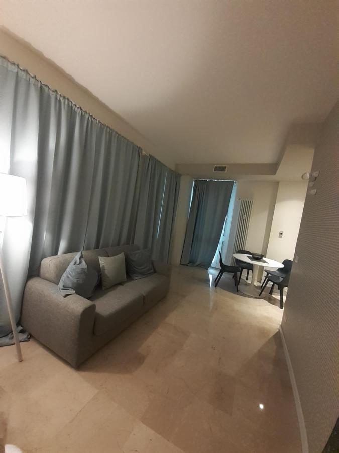 Baretti House- Parcheggio Riservato Per Un Soggiorno Perfetto Turin Luaran gambar